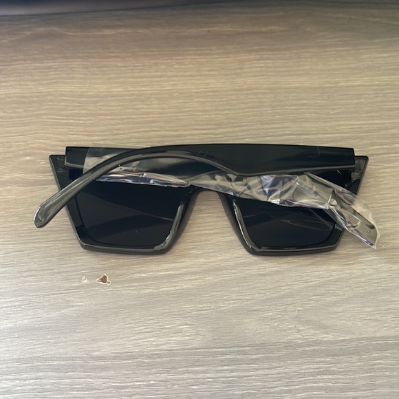 **NWT** Vintage Oversized Cat-eye Style Square Sun Glasses for Women - Picture 3 of 7